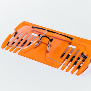 Eyeshaker - The Protector - Eyeshaker  Der EYESHAKER Protector schützt Kinder- und auch Randlosbrillen. Er fixiert kleine Brillen im Shaker und sorgt dafür, dass auch rahmenlose Brillen geschüttelt werden können. Bis zu einer Brillengröße von 143 mm (im geschlossenen Zustand) anwendbar.